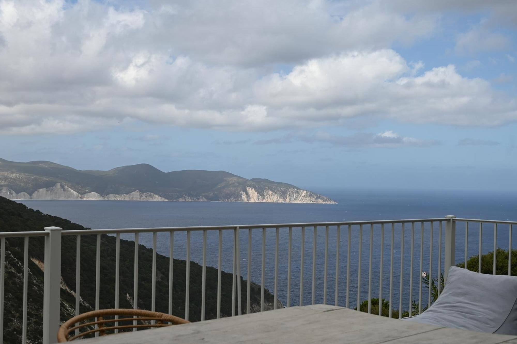 Myrtos Bay Apartments Anomeriá Exterior photo